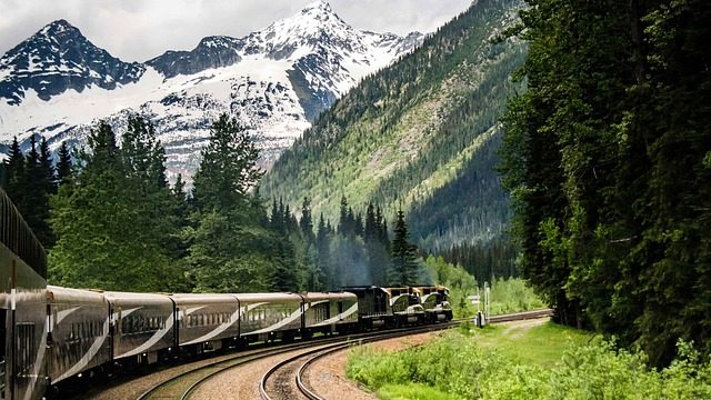 rocky-mountaineer-5353583_640